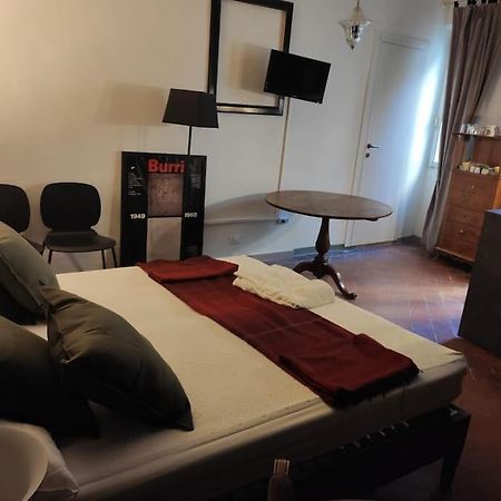 Lovely Portion Of Property Near Piazza Santo Spirito فلورنس المظهر الخارجي الصورة